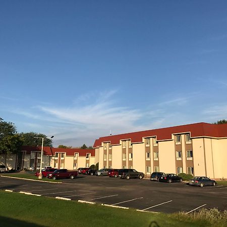 Hotel Ramada By Wyndham Albert Lea Exterior foto