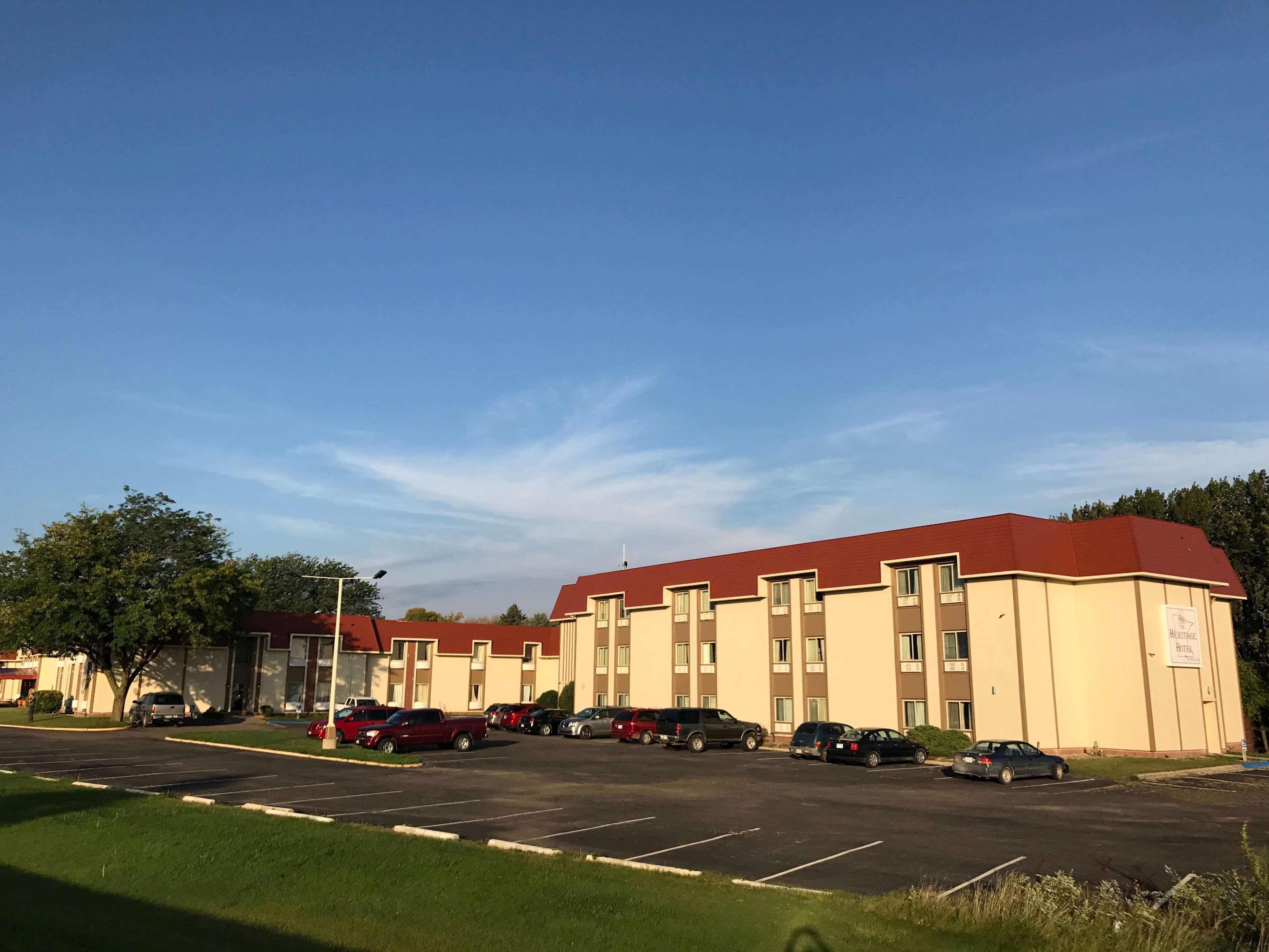 Hotel Ramada By Wyndham Albert Lea Exterior foto