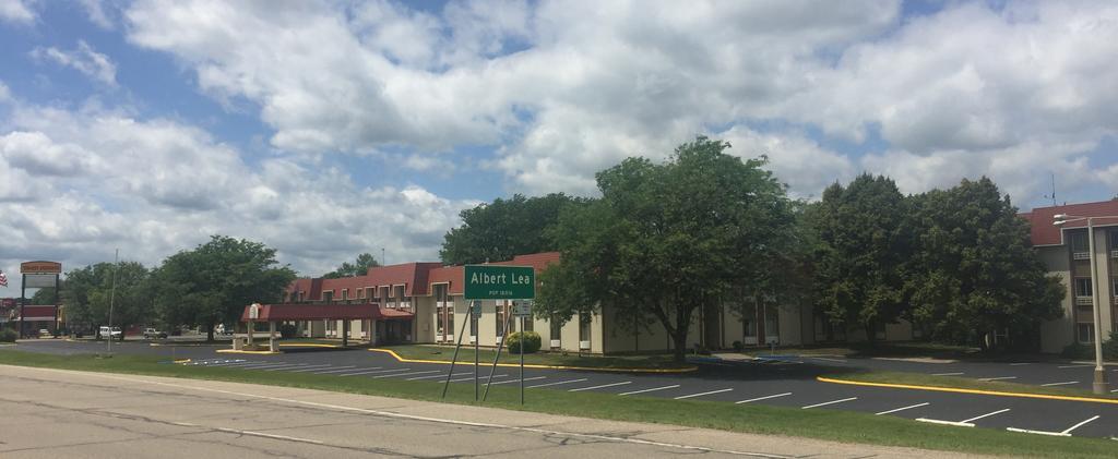 Hotel Ramada By Wyndham Albert Lea Exterior foto