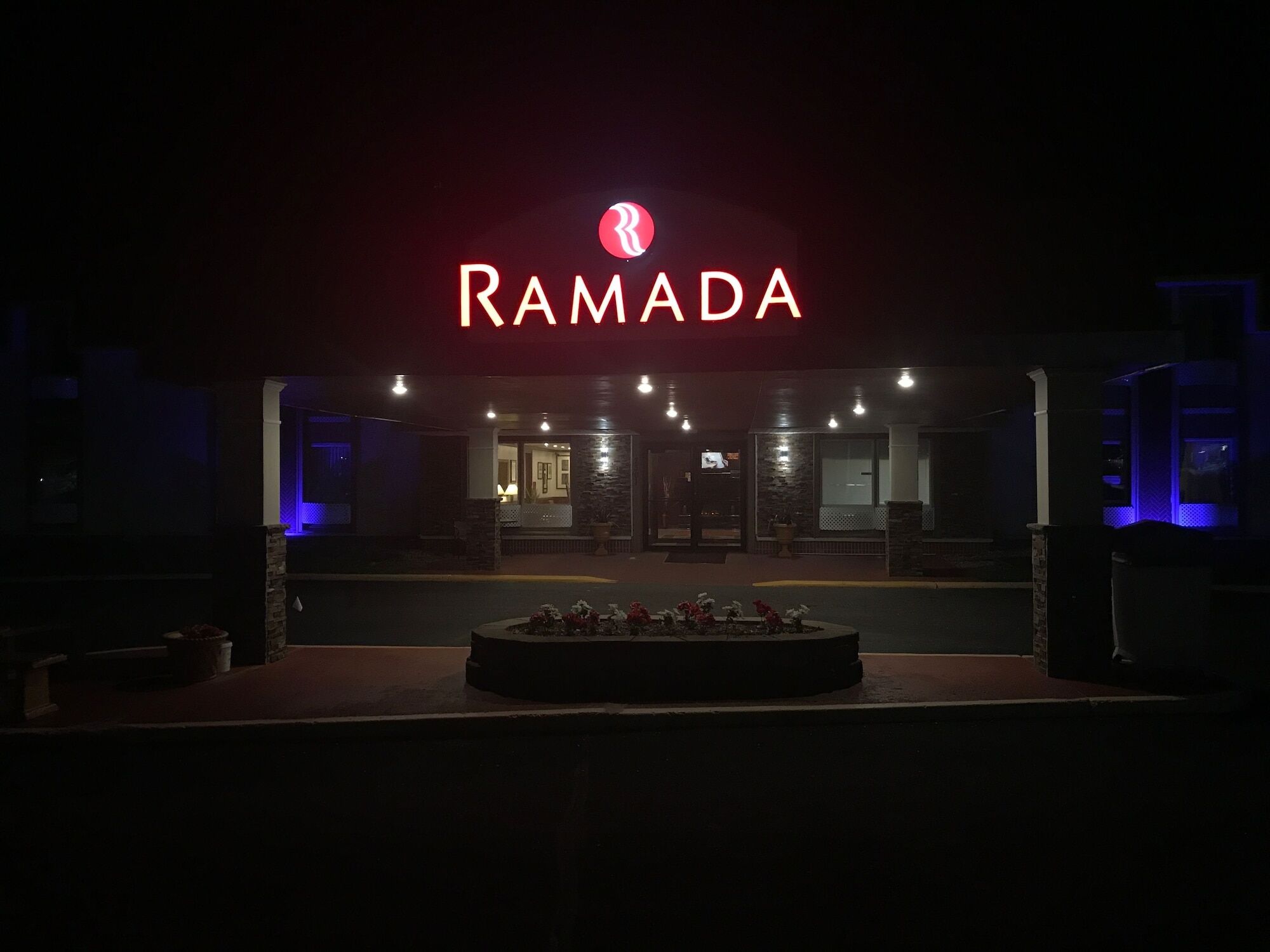 Hotel Ramada By Wyndham Albert Lea Exterior foto